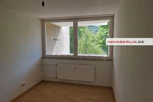 IMMOBERLIN.DE - Attraktive Wohnung mit Loggia & Pkw-Stellplatz in Lankwitz – Die vollständige Adresse der Immobilie erhältst du vom Anbieter., 12247 Lankwitz, Berlin – Vorschaubild 1