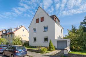 Freistehendes Dreifamilienhaus in Angermund + Einzelgarage + weitläufigem Grundstück – 40489 Angermund, Düsseldorf – Vorschaubild 2