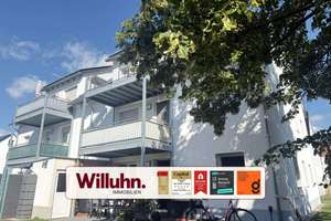 Zum 01.12.! Wohnen wie im Haus! Mit Tageslichtbad, Balkon und Stellplatz | Luft-Wärme-Pumpe – 4838 Zschepplin – Vorschaubild 1