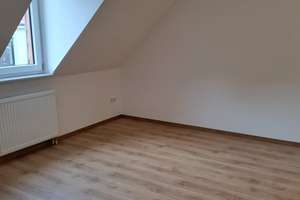 Helle, moderne 4-Zimmer-Wohnung in Oberhausen-Rheinhausen mit Hauscharakter – Poststr. 2, 68794 Oberhausen-Rheinhausen – Vorschaubild 2