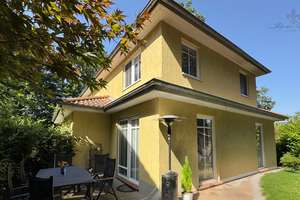 Doppelhaushälfte mit Garten und Privatsphäre in ruhiger Lage von Bendestorf