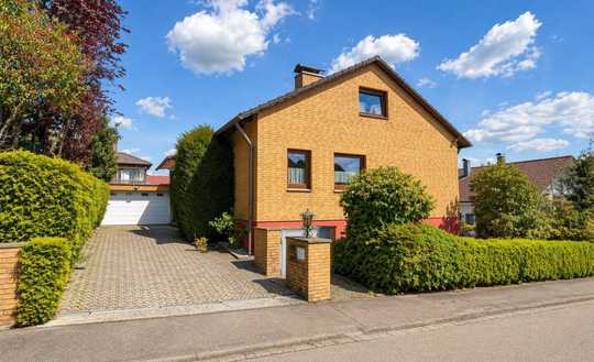 Freistehendes Haus mit Einliegerwohnung und Dachstudio in Altenriet – ruhig gelegen &amp; vielseitig