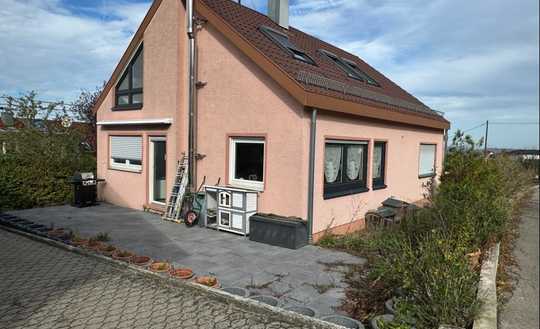 Teilsaniertes Einfamilienhaus sucht Familie
