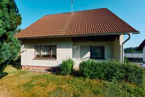 Gemütliches Eigenheim mit großem Garten und Ausbaureserve im Dachgeschoss – Die vollständige Adresse der Immobilie erhältst du vom Anbieter., 72175 Dornhan – Vorschaubild 2