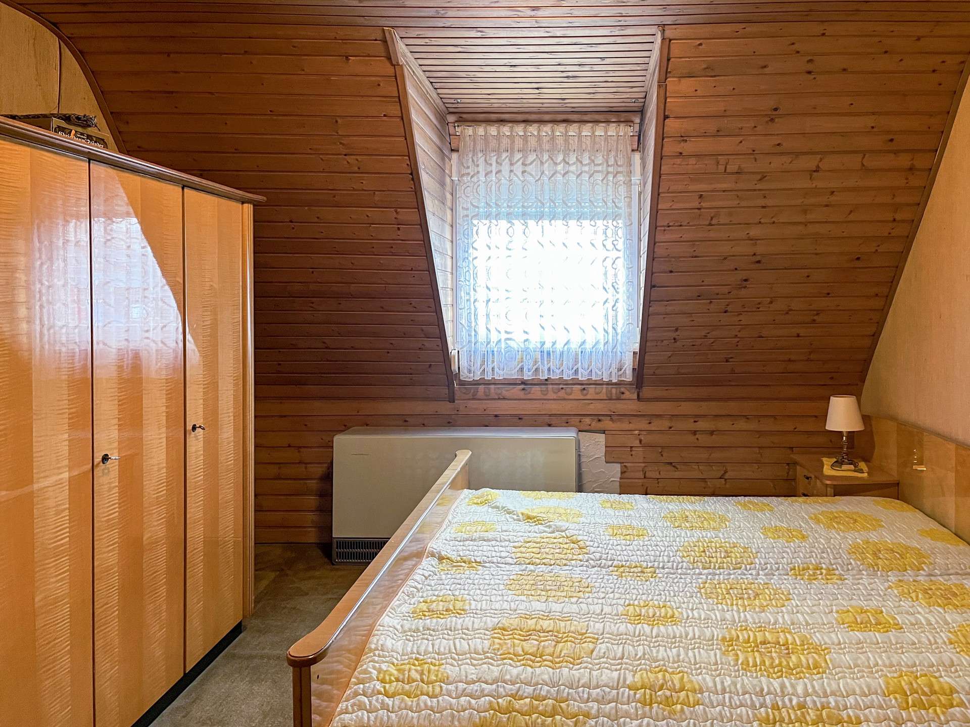 Immobilie in Hamm (Sieg) - Renovierungsbedürftige Doppelhaushälfte mit Garage auf einem Erbpachtgrundstück in Hamm/Sieg! - Bild 6