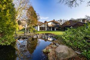 Architektonisch außergewöhnliches Einfamilienhaus mit traumhaftem Grundstück in bester Lage! – Die vollständige Adresse der Immobilie erhältst du vom Anbieter., 47803 Inrath/Kliedbruch, Krefeld – Vorschaubild 2