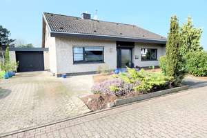 Freistehendes Einfamilienhaus mit Keller, großzügigem Garten und Sauna – Die vollständige Adresse der Immobilie erhältst du vom Anbieter., 47574 Goch – Vorschaubild 1