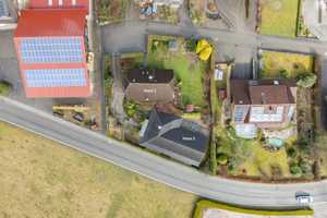 Fantastisches Familiendomizil: 2 EFH mit Garage, Carport u. wunderschönen Garten in 79263 Simonswald – Emmendingen (Kreis) – Vorschaubild 3