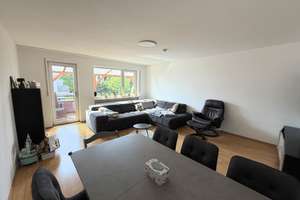 Vielseitige 3-Zimmer-Wohnung mit Balkon - Kapitalanlage oder Familienidyll in Lengfeld