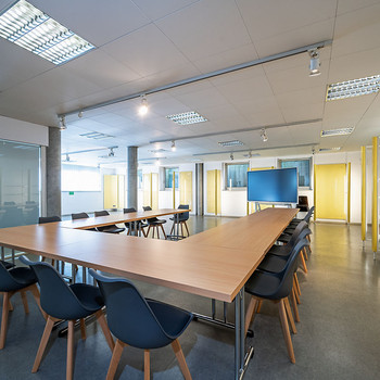 MERANER 46 | Helle Gewerbefläche mit besonderem Charme im Souterrain - ideal für Büro oder Atelier