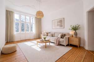 Erstbezug nach Sanierung - bezugsfreie 2-Zimmer-Wohnung mit charmanten Altbaudetails – Die vollständige Adresse der Immobilie erhältst du vom Anbieter., 12051 Neukölln (Ortsteil), Berlin – Vorschaubild 1
