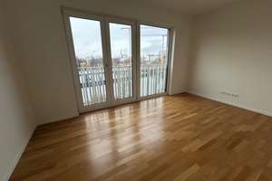 2-Zimmerwohnung mit Einbauküche und Loggia direkt am Spreekanal – Heidestraße 22, 10557 Moabit, Berlin – Vorschaubild 3