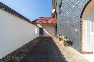 Einfamilienhaus mit riesiger Terrasse, wunderschönem Garten und viel Platz für Kreativität – Hauptstraße 13, 63695 Glauburg – Vorschaubild 10