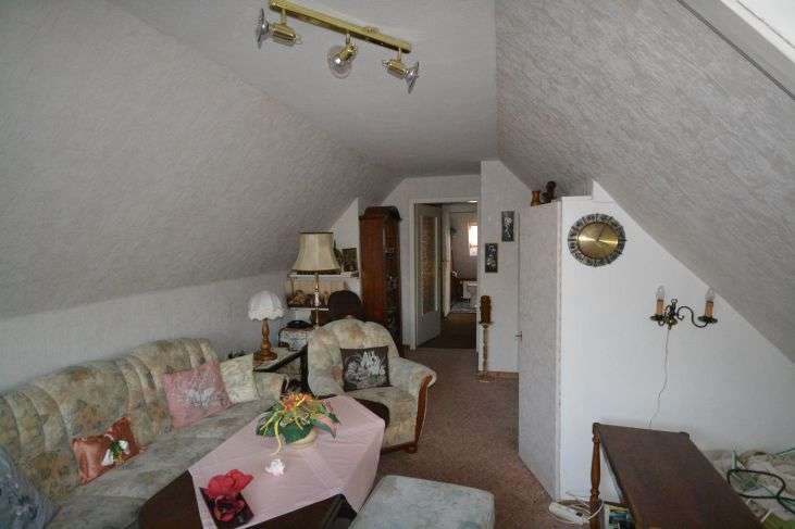 Immobilie in Groven - Vielseitig nutzbares Wohnhaus in ruhiger Seitenstraßenlage von Lunden - Bild 11