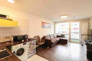 Attraktives Angebot:  Ein-Zimmer-Wohnung inklusive TG-Stellplatz in urbaner Lage – München – Vorschaubild 1