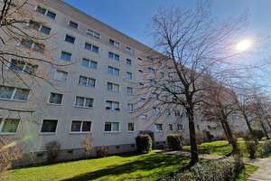 **KLEIN ABER FEIN**hübsche Singlewohnung mit Einbauküche zu vermieten** – Ringstraße 205, 4209 Grünau-Mitte, Leipzig – Vorschaubild 1