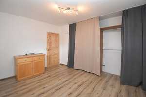 Schönes Einfamilienhaus mit beheizbarem Pool und überdachter Terrasse in beliebter Wohnlage! – Goslar (Kreis) – Vorschaubild 4