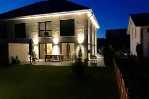 Stilvoll & Modern: Exklusive Doppelhaushälfte in Bestlage von Bad Bramstedt mit unverbaubarem Blick – An der Osterau 22b, 24576 Segeberg (Kreis) – Vorschaubild 3