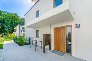 PRIVATGARTEN | LUXUS | ERSTBEZUG – Die vollständige Adresse der Immobilie erhältst du vom Anbieter., 81827 Waldtrudering, München – Vorschaubild 2