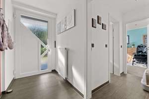 Einladender Bungalow mit modernem Ausbau und schönem Garten mit Pool – Die vollständige Adresse der Immobilie erhältst du vom Anbieter., 41189 Wickrathberg, Mönchengladbach – Vorschaubild 2
