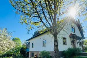 Einfamilienhaus mit potentiellem Baugrundstück! – Die vollständige Adresse der Immobilie erhältst du vom Anbieter., 36381 Schlüchtern – Vorschaubild 1