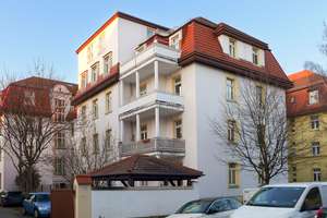 Ruhige Dachgeschosswohnung mit Galerie und Balkon in Blasewitz – Die vollständige Adresse der Immobilie erhältst du vom Anbieter., 1277 Blasewitz (Stadtteil), Dresden – Vorschaubild 1