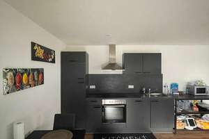 Attraktive 2-Zimmer-Wohnung mit eigenem Eingang, Terrasse & Garten – direkt an der Hochschule Pforzh – August-Kayser-Straße 30, 75175 Buckenberg, Pforzheim – Vorschaubild 2