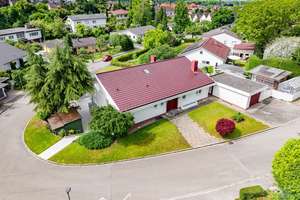 Zweifamilienhaus mit traumhaftem Garten in guter Lage von Müllheim – Die vollständige Adresse der Immobilie erhältst du vom Anbieter., 79379 Müllheim – Vorschaubild 3