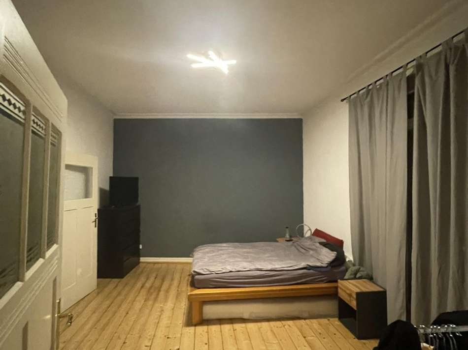 SZ mit Zugang zu 2. Balkon 