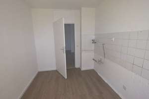 Ruhiger Wohnkomfort mit Balkon und Lift in Mönchengladbach-Römerbrunnen – Römerbrunnen 5, 41238 Mülfort, Mönchengladbach – Vorschaubild 4