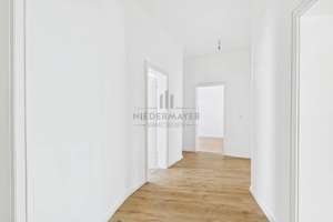 Altbau-Charme trifft Großzügigkeit: Sanierte 4-Zimmer-Wohnung am Rotkreuzplatz sucht neuen Mieter – Die vollständige Adresse der Immobilie erhältst du vom Anbieter., 80634 Dom Pedro, München – Vorschaubild 2