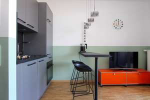 Neu möbliertes 1-Zimmer-Apartment in Schwabing