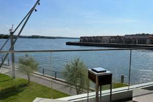 Elbblick im Freeport Haus: Luxus 3-Zimmer-Designer-Wohnung , courtagefrei