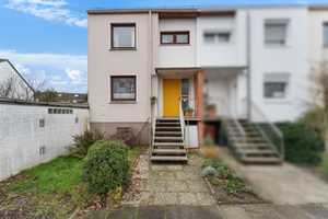 Bremen-Mittelshuchting: Reihenendhaus auf großem Grundstück mit Garage – Bremen – Vorschaubild 1
