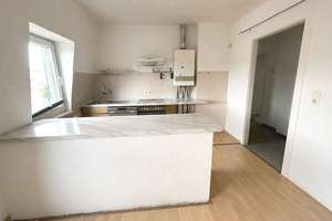 Charmante Dachgeschosswohnung mit 3 Zimmern, Wohnküche & Tageslichtbad – Die vollständige Adresse der Immobilie erhältst du vom Anbieter., 54290 Süd, Trier – Vorschaubild 2