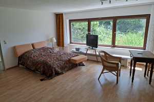 Ein Zuhause mit Charme und Potenzial. Großzügiges Einfamilienhaus mit Einliegerwhg.  u. Garten – Im Altweg 21, 79541 Lörrach (Kreis) – Vorschaubild 9