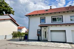 HOCHWERTIGES REIHENENDHAUS MIT GARTEN UND ÜBERDACHTER TERRASSE - PV-ANLAGE - GARAGE - FERNWÄRME – Burgkirchnerstraße 119, 84489 Burghausen – Vorschaubild 23