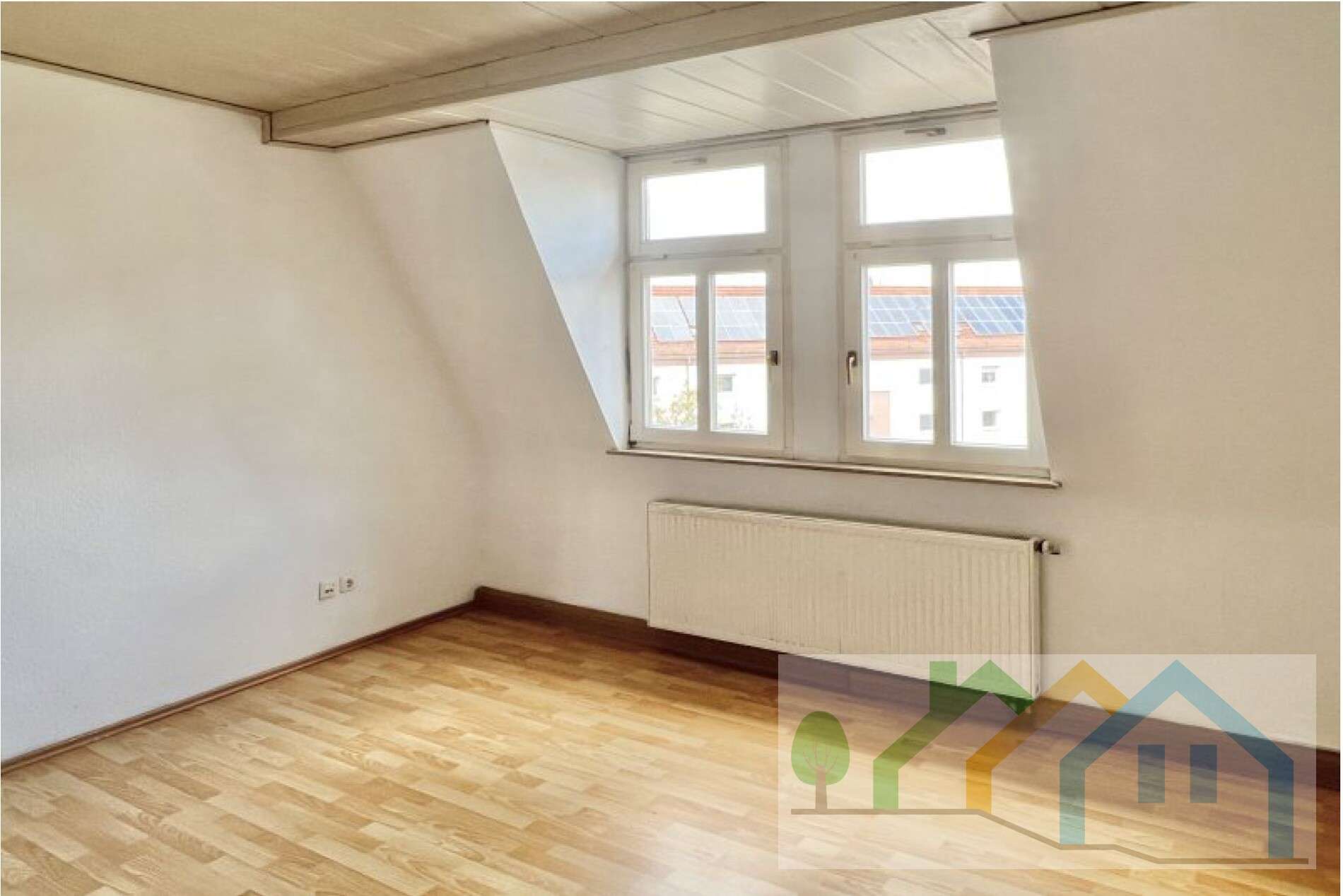 Dachgeschosswohnungen mit 4 Zimmer mit Altbauflair Nürnberg in Zentrumnähe, Nürnberg – Bild 3