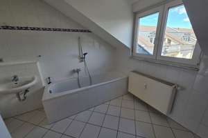 Geräumig & Leerstehend | 4 Zi.-Dachgeschoss-Wohnung+Dachterrasse | ruhiger Lage Enkheim nähe U-Bahn – 60388 Bergen-Enkheim, Frankfurt am Main – Vorschaubild 14