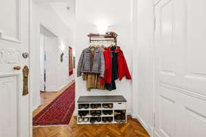 Stuck, Fischgrät & Flügeltüren: Herrschaftliche Familienwohnung in bester Lage Charlottenburgs! – Mommsenstr. 61, 10629 Charlottenburg, Berlin – Vorschaubild 18