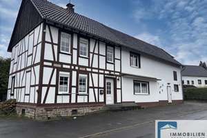 Ehemaliges Bauernhaus mit kompaktem Grundstück und Ausbaupotenzial in Ortslage! – Die vollständige Adresse der Immobilie erhältst du vom Anbieter., 57635 Hasselbach – Vorschaubild 1
