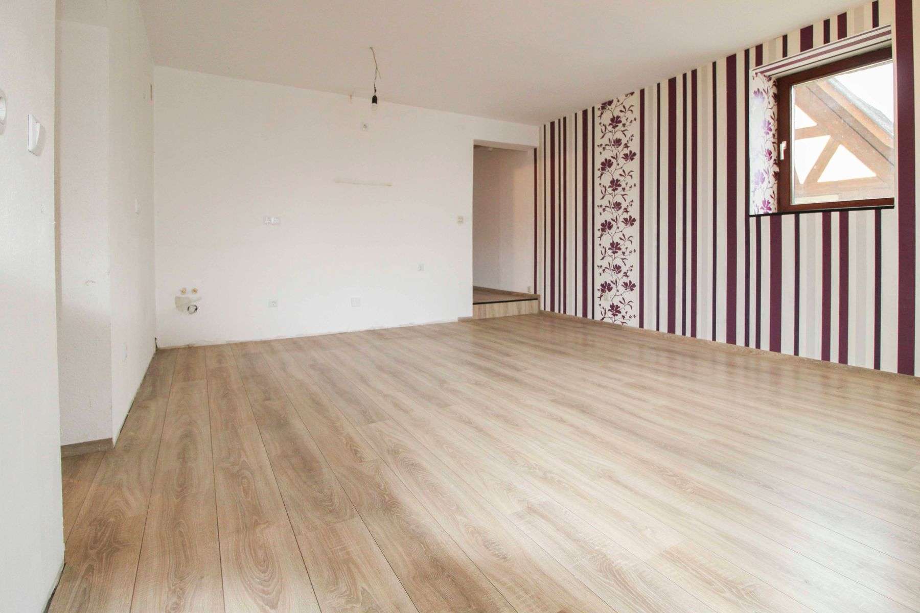 2-Zimmer-Wohnung im 1. Stock mit Stellplatz im Herzen von Vöhringen, Rottweil Kreis – Bild 3