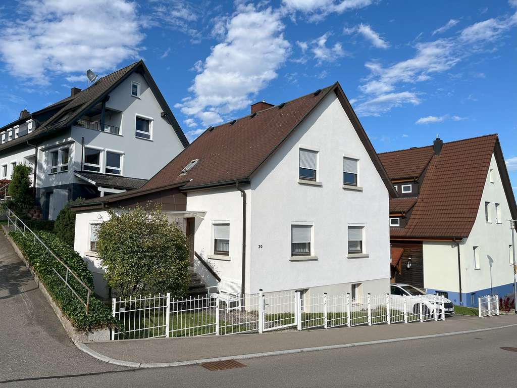 Immobilie in Haigerloch - Wohnhaus mit viel Potenzial in sonniger Wohnlage in Haigerloch - Bild 0