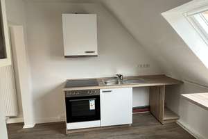 Charmante Dachgeschoss-Wohnung mit Schrägen  in zentraler Lage – Friedrich-Ebert-Straße 29, 30459 Ricklingen (Ortsteil), Hannover – Vorschaubild 2