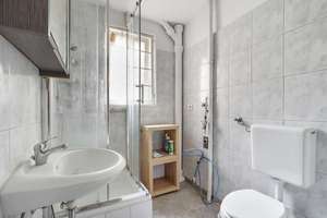Lichtdurchflutetes Zuhause – Hochparterrewohnung mit Einbauküche – Die vollständige Adresse der Immobilie erhältst du vom Anbieter., 10551 Moabit, Berlin – Vorschaubild 5