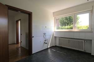 Helle, bezugsfreie 3-Zimmer-Erdgeschosswohnung mit Loggia und Garage in Aachen Beverau! – Adenauerallee 143-145, 52066 Beverau, Aachen – Vorschaubild 3