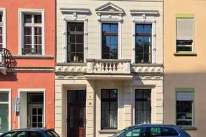 Repräsentatives Einfamilienhaus mit romantischem Innenhof – Die vollständige Adresse der Immobilie erhältst du vom Anbieter., 47798 Stadtmitte, Krefeld – Vorschaubild 1