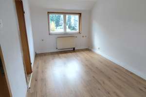 Gemütliche 2-Zimmer-Dachgeschosswohnung in Remscheid – frisch renoviert, zentral gelegen! – Baustraße 7, 42853 Scheid, Remscheid – Vorschaubild 6