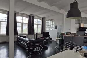 3 Zimmer-Loftwohnung im Hinterhaus eines ehemaligen Fabrikgebäudes mit PKW-Garage