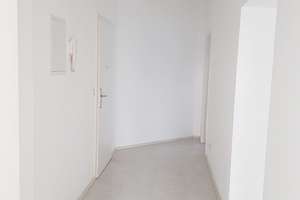 Helle 3-Raum-Wohnung in saniertem Gründerzeit-Mehrfamilienhaus, ruhige zentrumsnahe Lage in Chemnitz – Klarastraße 35, 9131 Hilbersdorf, Chemnitz – Vorschaubild 2